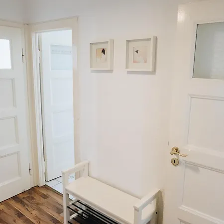 Apartment Große Zwei Zimmer Mit Balkon *