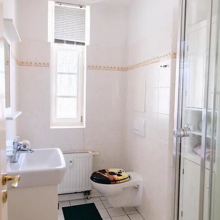 Apartment Große Zwei Zimmer Mit Balkon