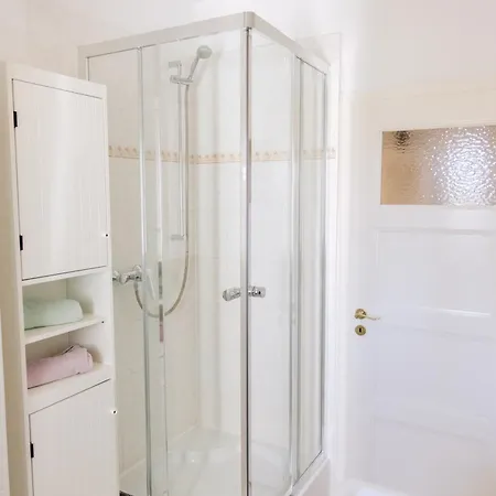 Apartment Große Zwei Zimmer Mit Balkon Leipzig