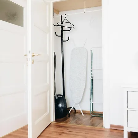 Große Zwei Zimmer Mit Balkon * Leipzig