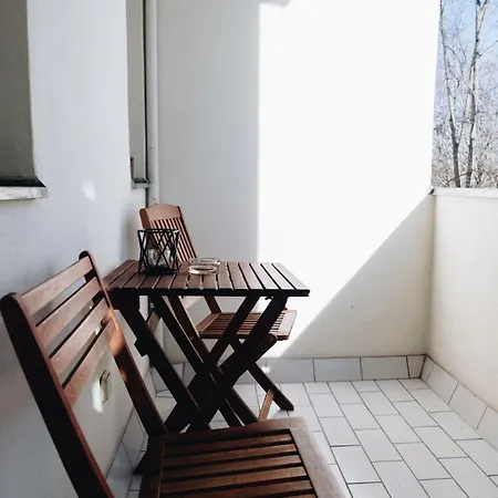 Große Zwei Zimmer Mit Balkon * Leipzig