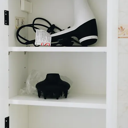 Apartment Grosse Zwei Zimmer Mit Balkon *